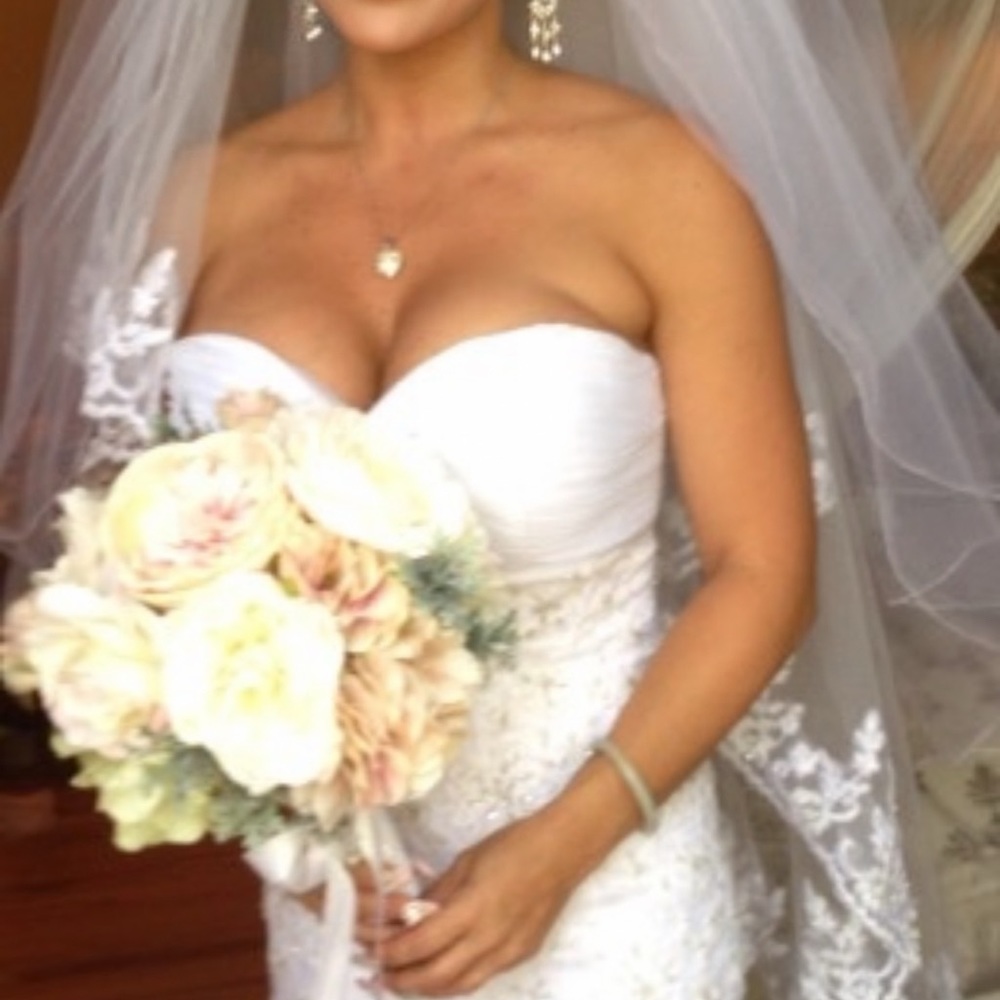 Wedding dress mermaid style. - Picture 3 of 3